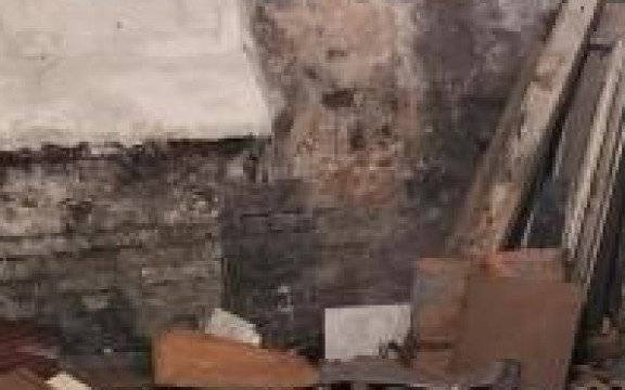 Oświęcim. Nocne spotkanie w pustostanie zakończone zatrzymaniem sześciorga amatorów marihuany