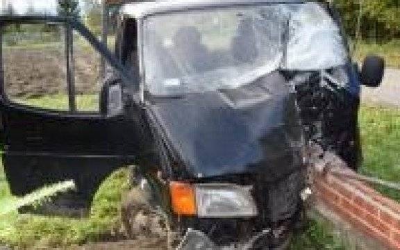 Kęty. Policjanci poszukują sprawców uszkodzenia dwóch pojazdów