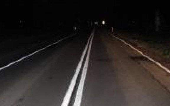 Rudze. Policjanci poszukują kierowcy, który potrącił dwoje pieszych