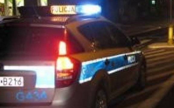 Brzeszcze. Policjanci zatrzymali drogowego przestępcę. Wpadł dzięki zgłoszeniu świadomego kierowcy.