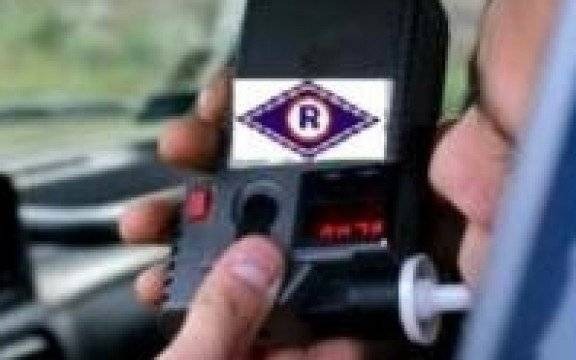 Chełmek. Nietrzeźwy kierowca wpadł przez brak pasów bezpieczeństwa