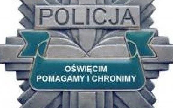 Oświęcim. Pomagamy i Chronimy. Policjanci ruszyli z pomocą seniorce.