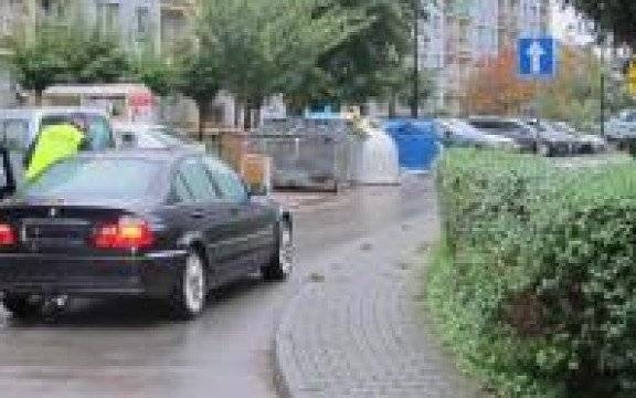 Chełmek. Potrącenie pieszej. Policjanci apelują o uwagę za kierownicą