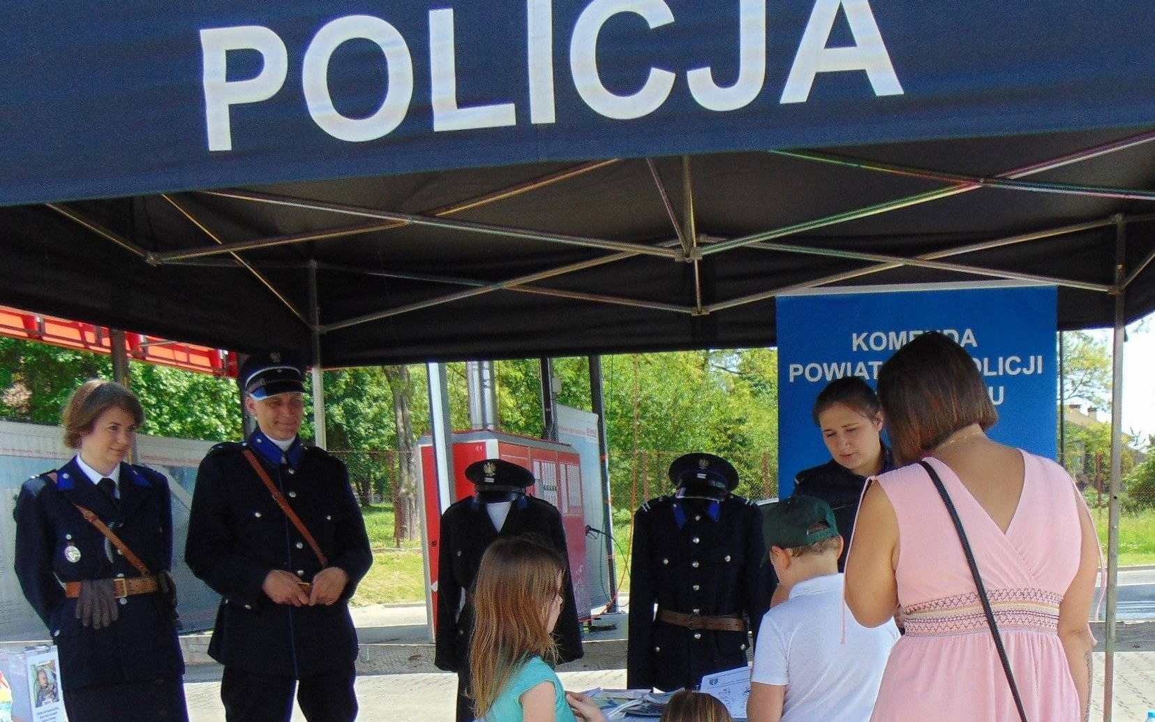 Oświęcim. Policjanci promowali bezpieczeństwo podczas kolejnego charytatywnego pikniku