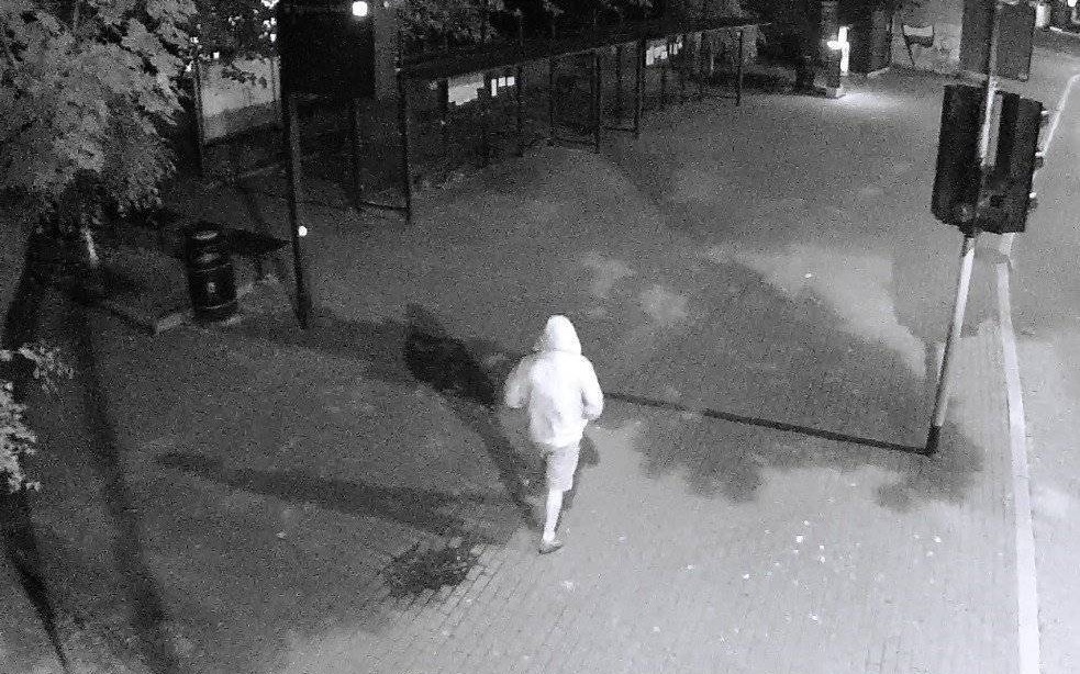 Oświęcim. Zarzuty dla sprawcy, który farbą pomalował elewację kilku kamienic oświęcimskiej Starówki