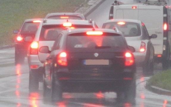 Małopolscy policjanci ruchu drogowego apelują o bezpieczeństwo podczas wydłużonego weekendu listopadowego