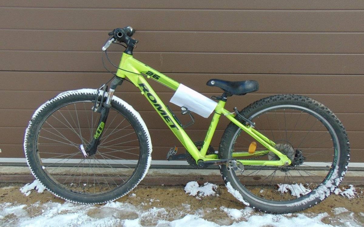 Oświęcim. Kryminalni namierzyli włamywaczy. Poszukują właścicieli rowerów.