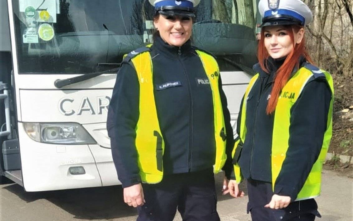 Olkusz. Oświęcimskie policjantki pomagały ukraińskim uchodźcom bezpiecznie dotrzeć do miejsca schronienia