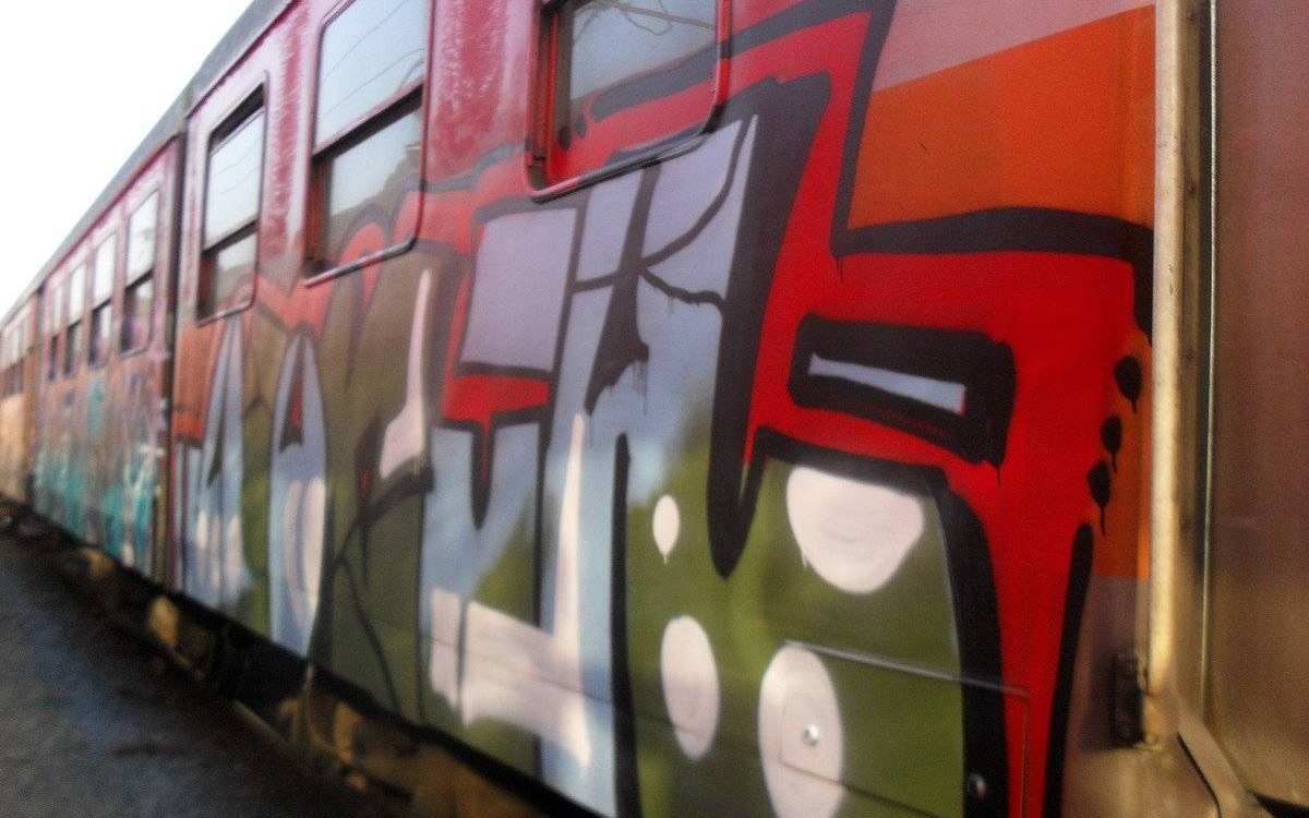 Oświęcim. Zarzuty dla grafficiarzy za uszkodzenia mienia