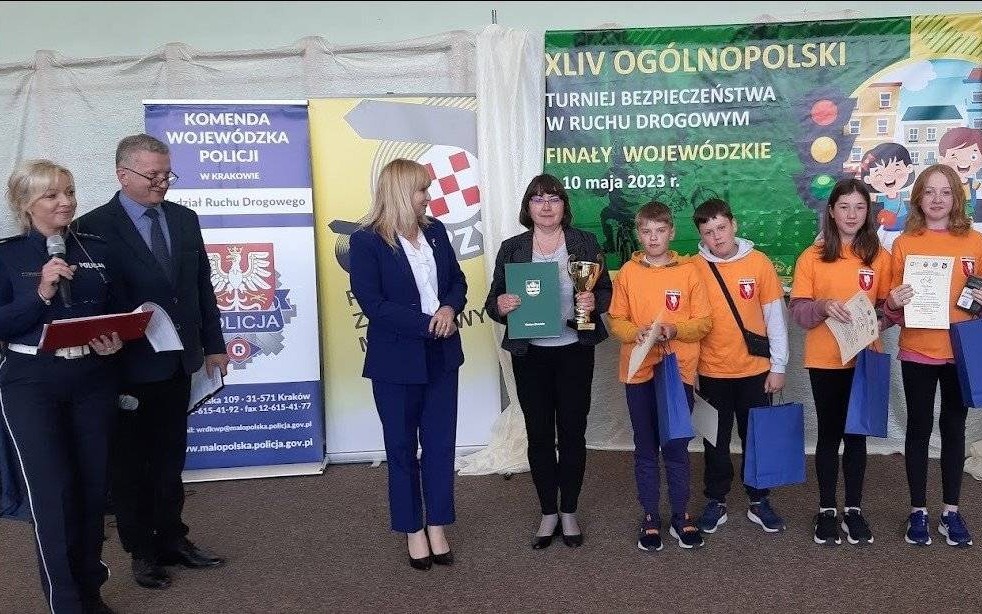 Mikluszowice. Sukces uczniów przeciszowskiej jedynki. Trzecie i szóste miejsce w wojewódzkim turnieju BRD