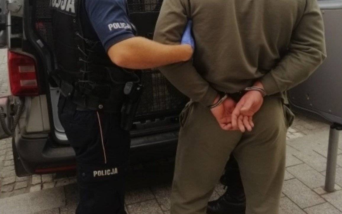 Oświęcim. Aresz dla 46 - latka, który awanturował się w banku i naruszył nietykalność cielesną policjantów