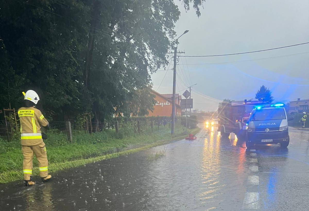 Powiat oświęcimski. Działania służb w związku z intensywnymi opadami deszczu.