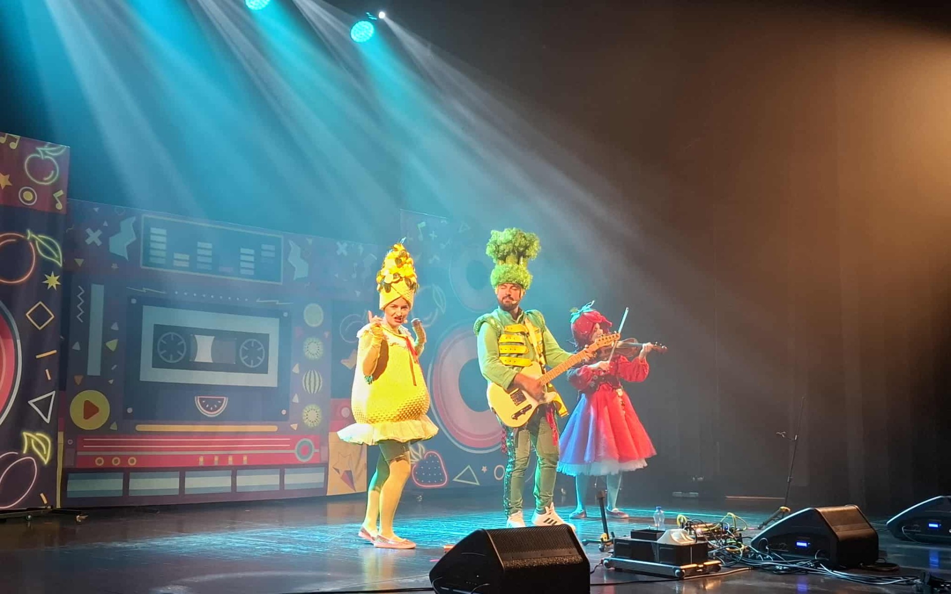 Oświęcim. „Granie na straganie”. Dzieci uczyły się właściwego odżywiania i dbania o środowisko