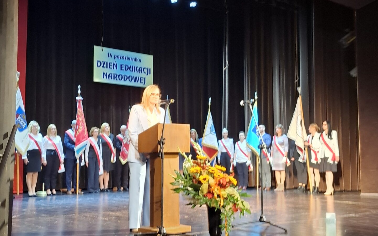 Oświęcim. Nagrody i awanse zawodowe dla nauczycieli w dniu ich święta