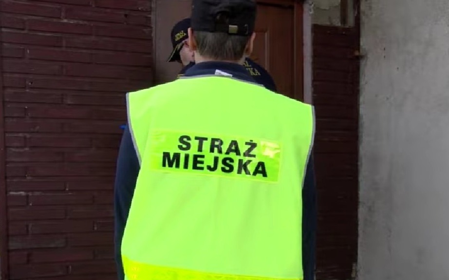 Oświęcim. Strażnicy w akcji. Kontrolują nieruchomości ogrzewane piecami klasy 3 i 4