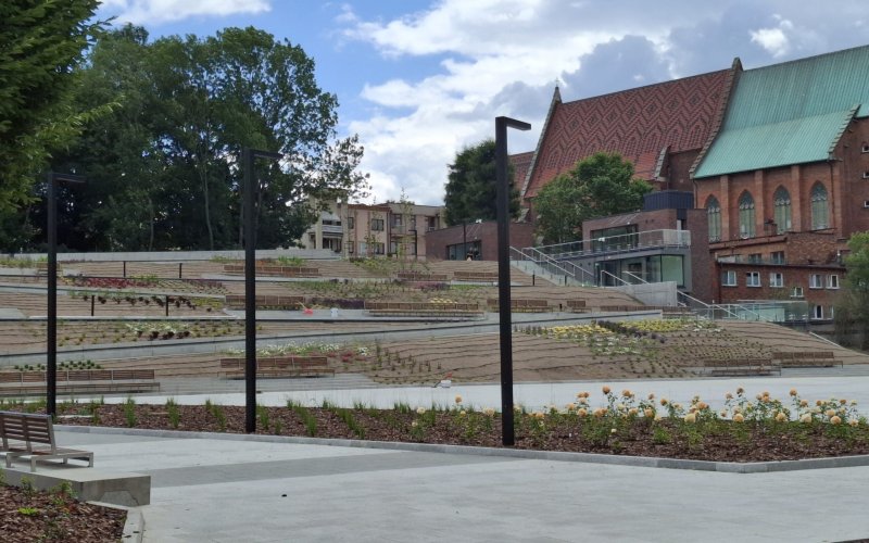 Oświęcim. Toalety z ul. Klasztornej przeniesione na cmentarz komunalny. W Starym Mieście nowe toalety są teraz przy ul. Bulwary