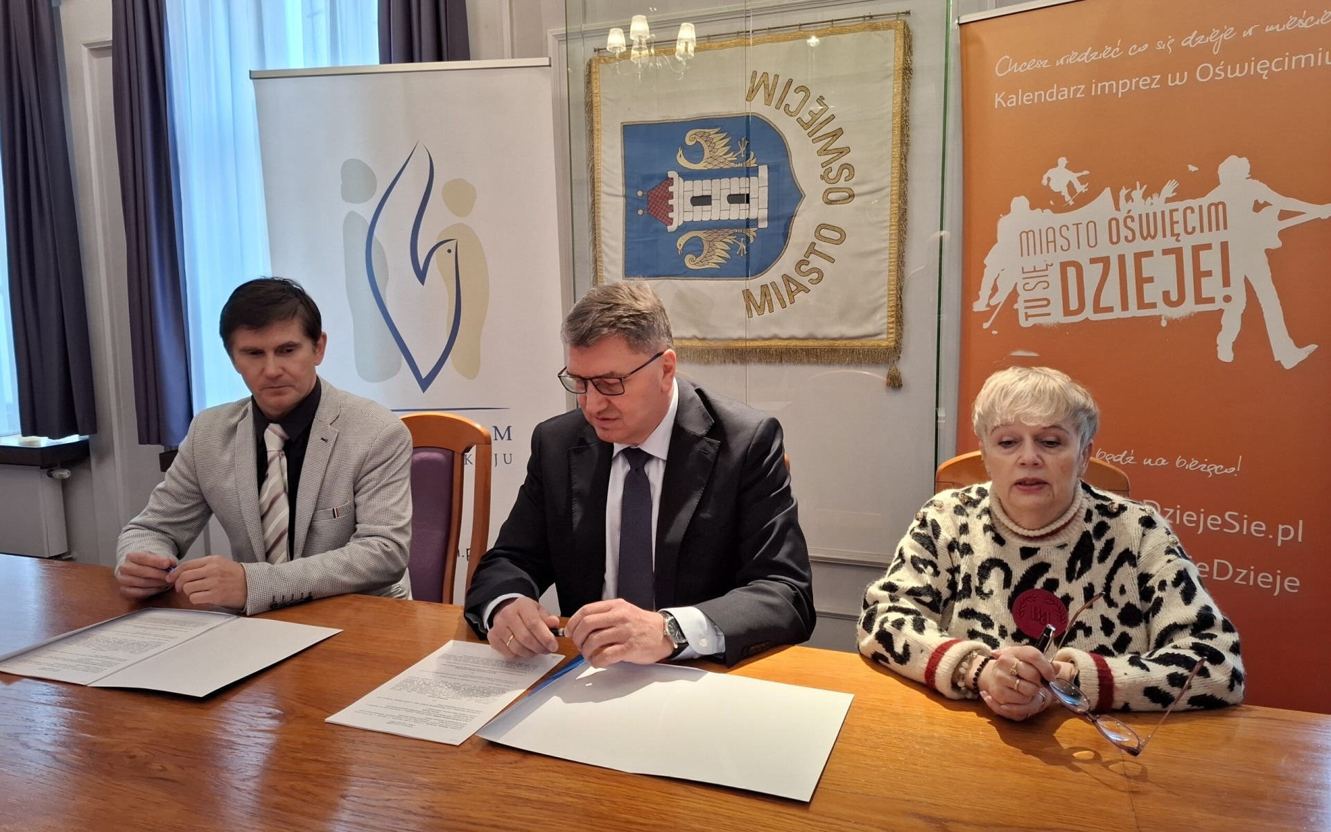 Oświęcim. Solidne wsparcie z miasta dla oświęcimskiego hokeja