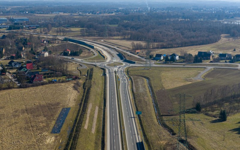 Oświęcim. Przejazd 2,8 km odcinkiem obwodnicy Oświęcimia od ronda w Jedlinie do ronda w Pławach został otwarty