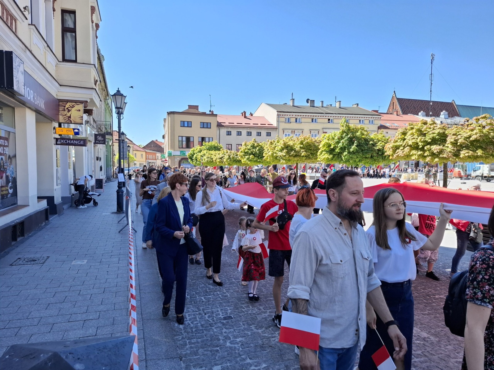 Biało-czerwona radość w Oświęcimiu. Mieszkańcy uczcili rocznicę Konstytucji 3 Maja