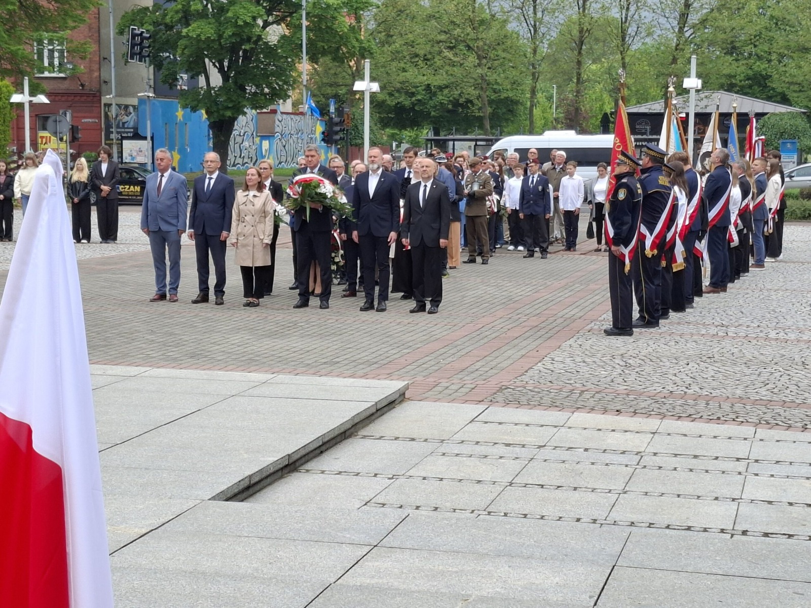 Oświęcim. Kwiaty i hołd w 81. rocznicę zakończenia II wojny światowej