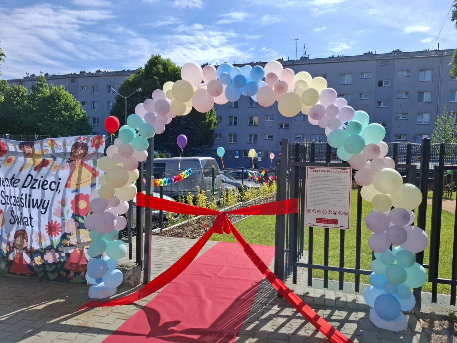 Oświęcim. Dzień Dziecka w Miejskim Żłobku nr 1 z prezentacją nowego placu zabaw