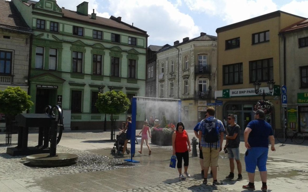 Synoptycy zapowiadają upały. Kurtyny wodne schłodzą mieszkańców