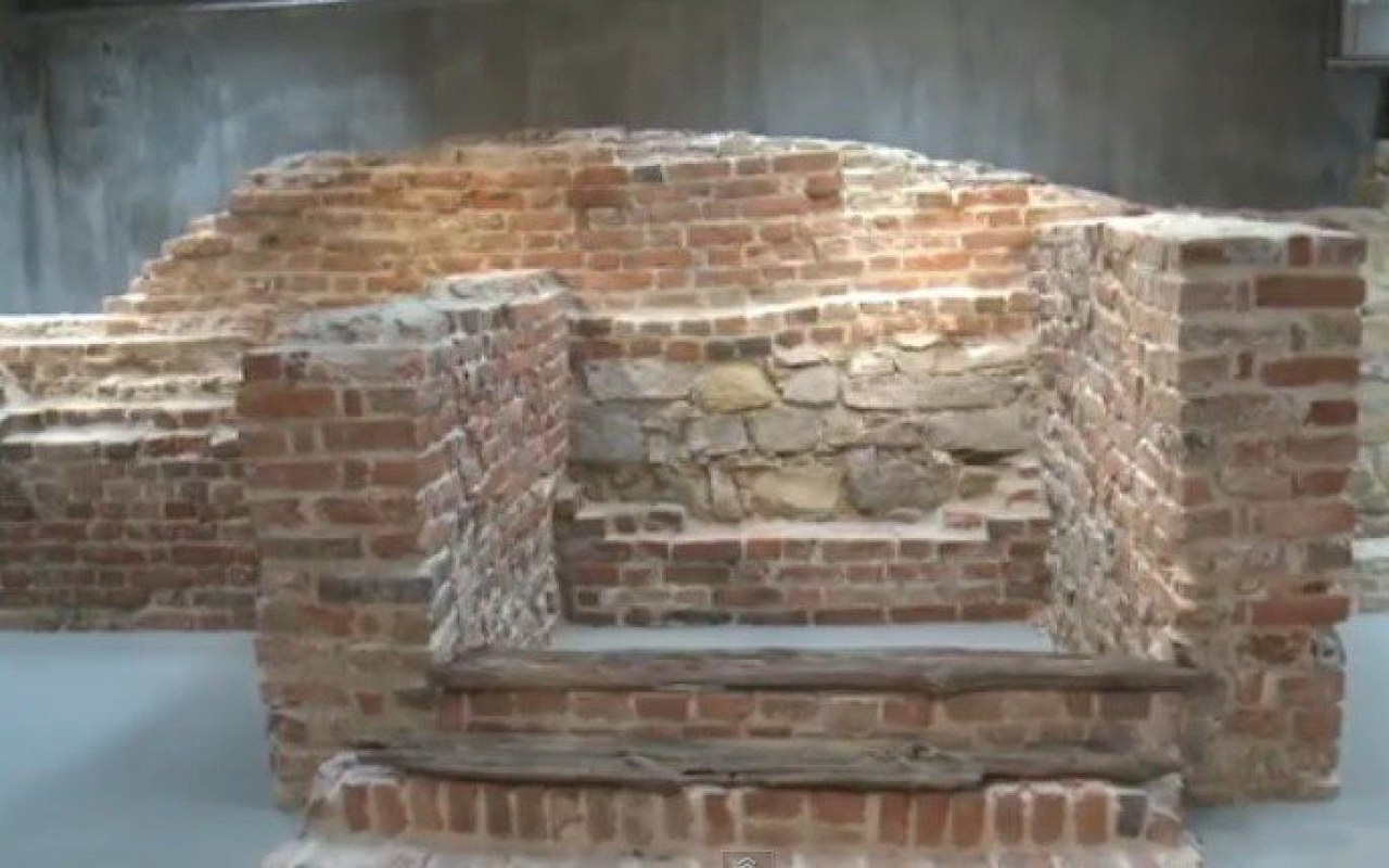 Miasto odnawia historyczne obiekty w Rynku Głównym