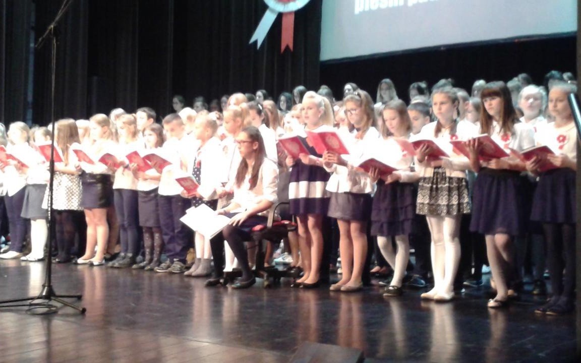 Podniośle i patriotycznie