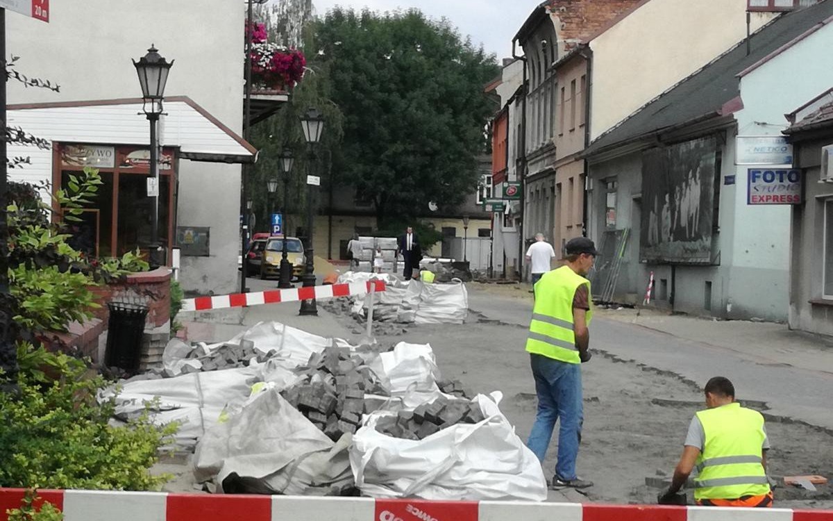 Oświęcim. W Starym Mieście prowadzone są inwestycje drogowe