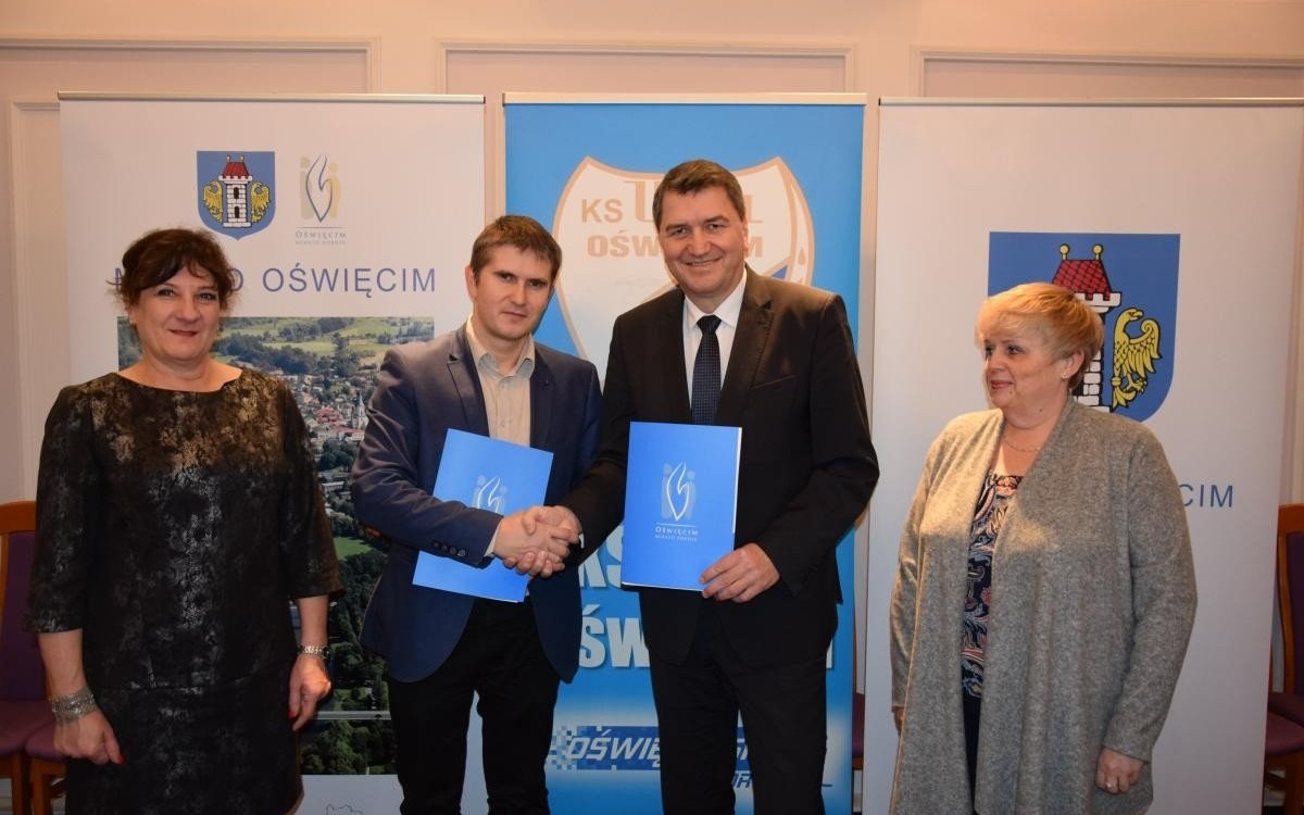 Oświęcim. Miasto wspiera drużynę hokejową