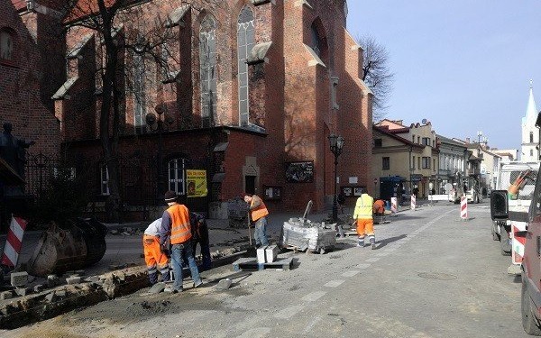 Oświęcim. Na ulicy Jagiełły rozpoczął się kolejny etap robót. Są utrudnienia w ruchu