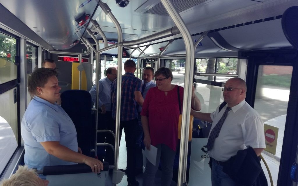 Oświęcim. Pięć nowych solarisów będzie od dzisiaj wozić pasażerów