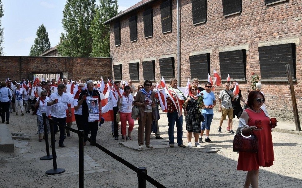 Oświęcim. 14 czerwca - Narodowy Dzień Pamięci Ofiar Niemieckich Nazistowskich Obozów Koncentracyjnych i Obozów Zagłady