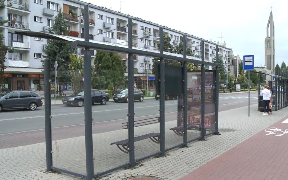 Oświęcim. Dezynfekcja wiat przystankowych