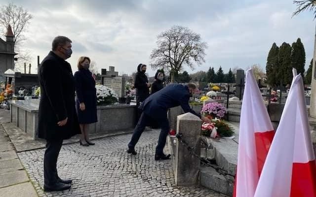 Oświęcim. Skromne uroczystości 102. rocznicy odzyskania przez Polskę niepodległości