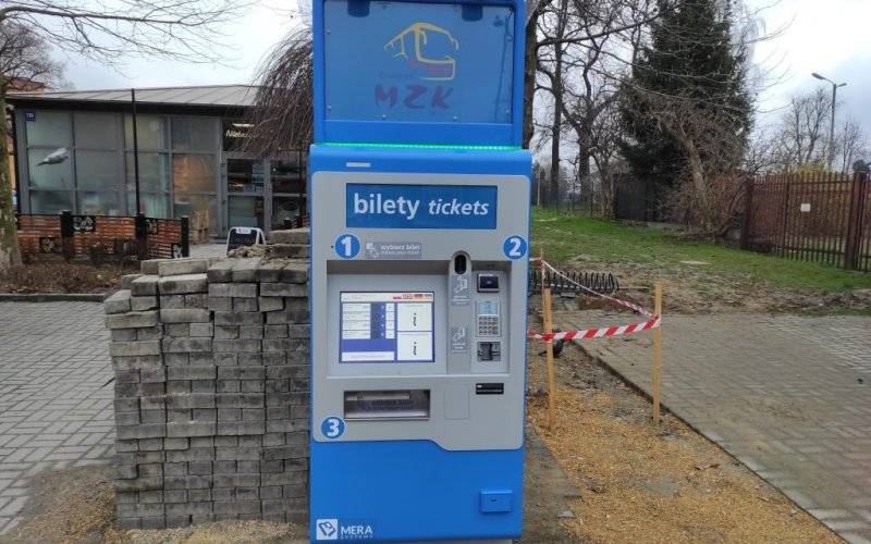 Oświęcim. Biletomat na przystanku przy ul. Dąbrowskiego już działa