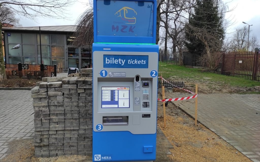Oświęcim. Biletomat na przystanku przy ul. Dąbrowskiego już działa