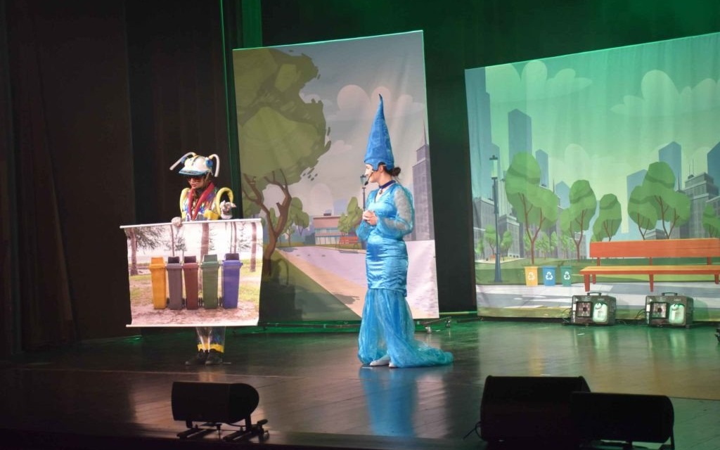 Oświęcim. "Kosmolenie ratują ziemię"