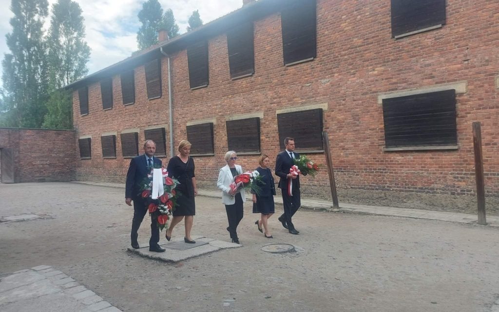 Oświęcim. Pamiętali o bohaterach. w 78. rocznicę wybuchu Powstania Warszawskiego oddano hołd powstańcom