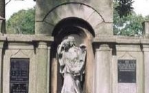 Oświęcim. Organizacja ruchu przy oświęcimskich cmentarzach w związku z dniem Wszystkich Świętych