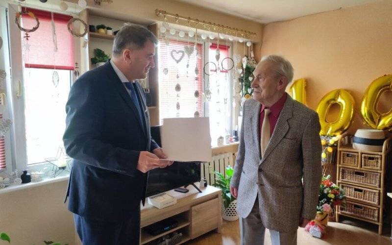 Oświęcim. Hieronim Tomczak, oświęcimski stulatek. Pasjonat pływania i gimnastyki