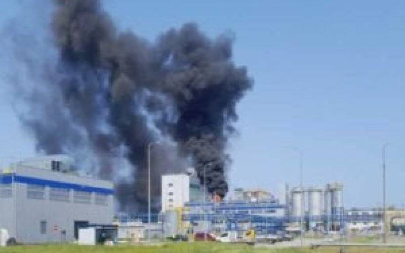 Oświęcim. Pożar na terenie jednej z firm. Nie ma zagrożenia dla mieszkańców