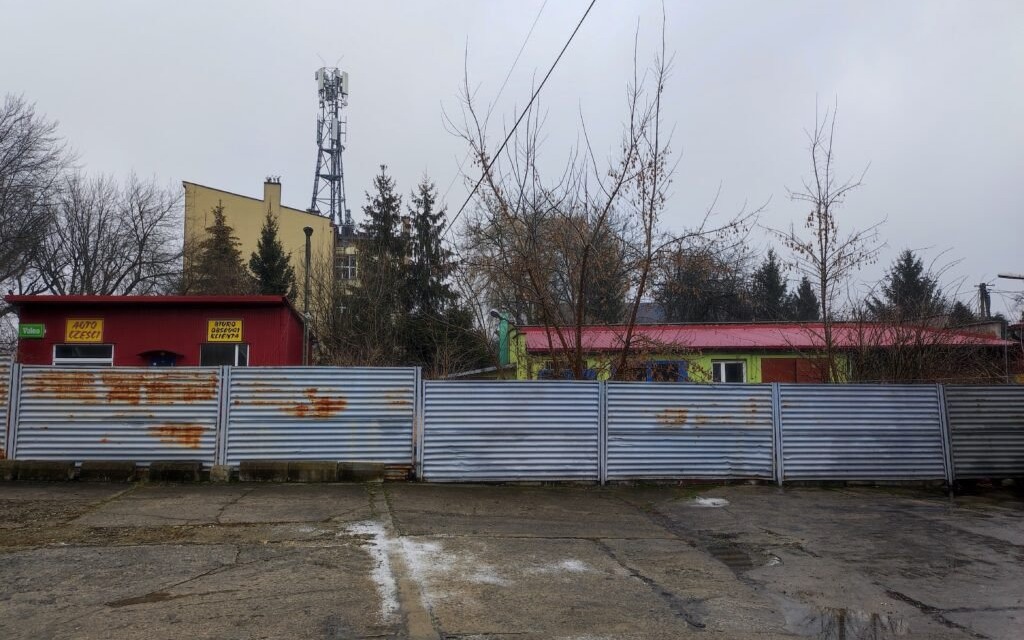 Oświęcim. Dwa budynki do wyburzenia. Miasto przystępuje do porządkowania terenów w pobliżu dworca PKP