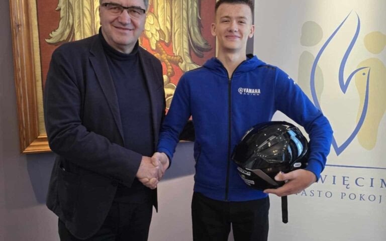 Oświęcim. Miasto wspiera młodego zawodnika Jakuba Belaka w Motocyklowych Wyścigach Torowych 2025