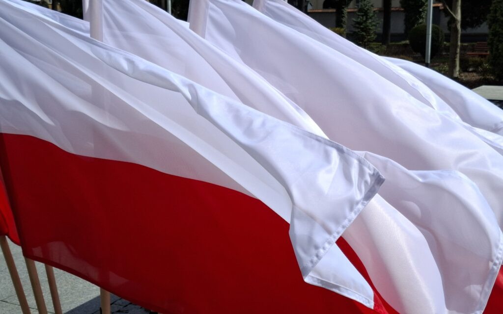 Oświęcim. W 15. rocznicę katastrofy pod Smoleńskiej złożono kwiaty i zapalono znicze