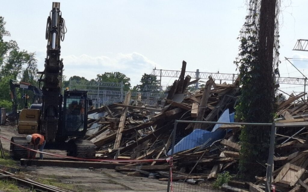 Oświęcim. Miasto porządkuje tereny w pobliżu dworca PKP