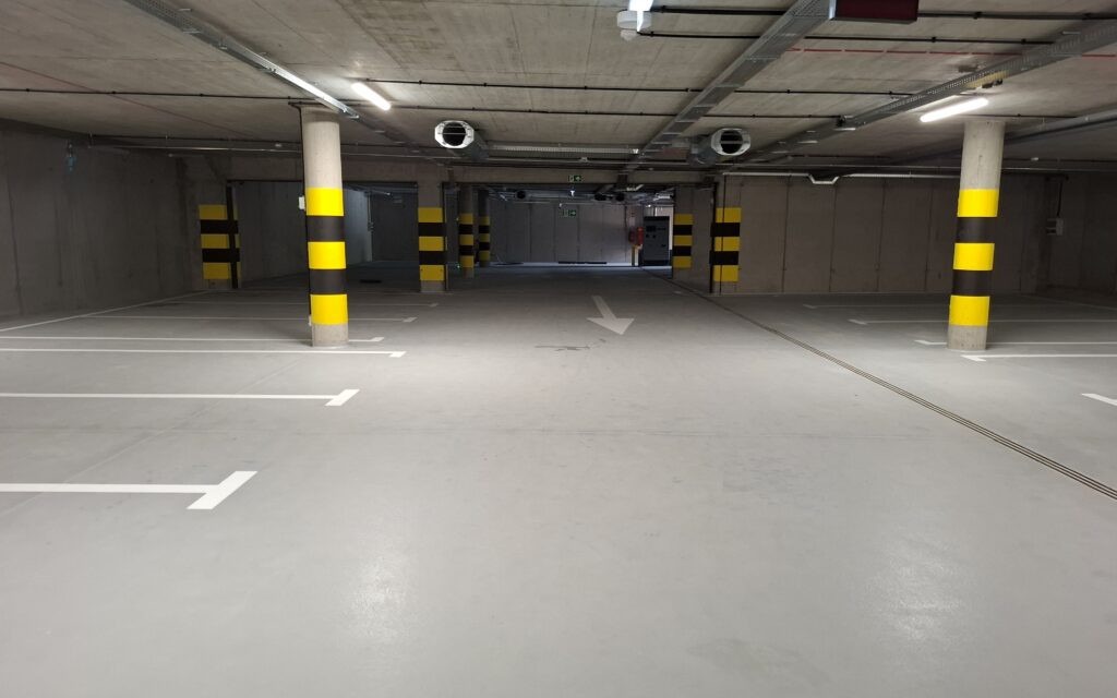 Oświęcim. Od jutra korzystamy z nowego miejsca spotkań i wypoczynku. Parking podziemny Bulwary rusza 30 czerwca