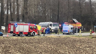 Ciężarówka potrąciła rowerzystkę. Krajówka zablokowana w obu kierunkach