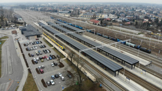 Dworzec w Oświęcimiu się zmienia! Będą nowe wyświetlacze, megafony i monitoring