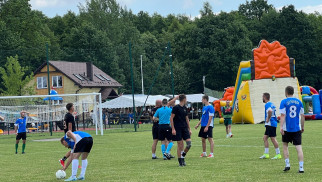 Futbol dla firm, czyli cyklicznie w Porębie Wielkiej – FILM, FOTO